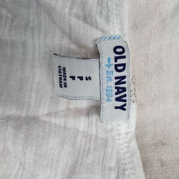 Old Navy Women's White Pineapple Pattern Tank Top Size Small - Picture 4 of 4